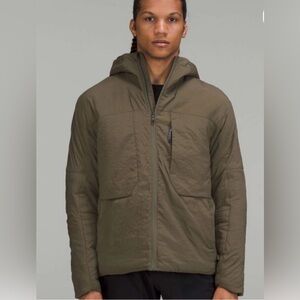 Lululemon Men’s Insulated Hiking Jacket, Size Medium in Carob Brown color